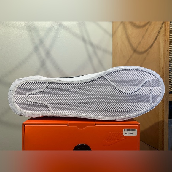 Nike x Sacai Blazer Low “Black Patent” - Picture 2 of 5